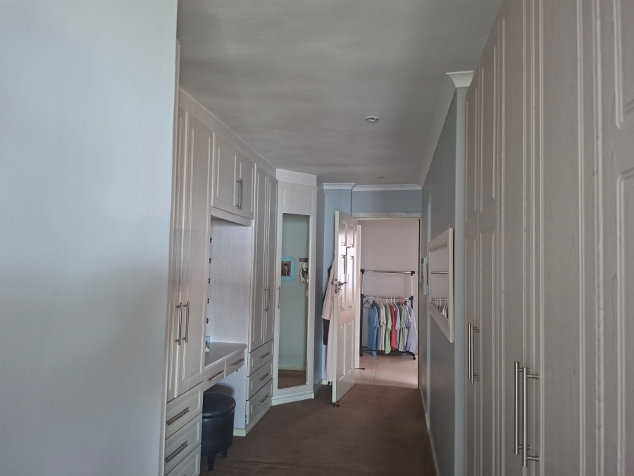 6 Bedroom Property for Sale in Da Nova Western Cape